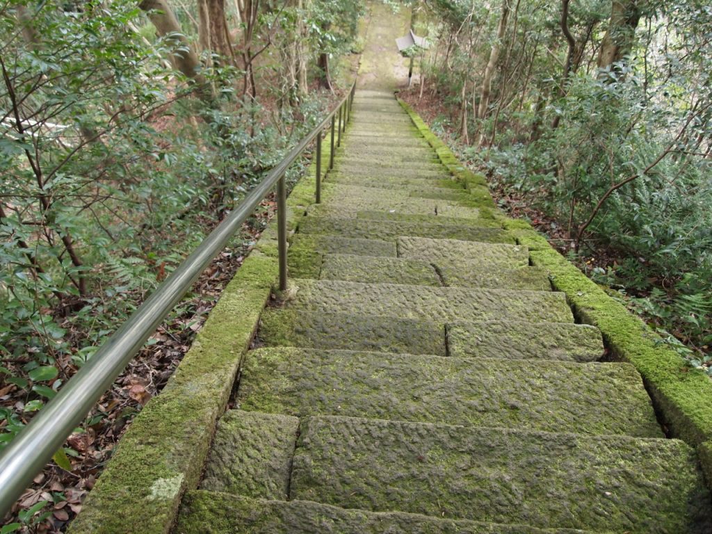 茂宇気神社 階段